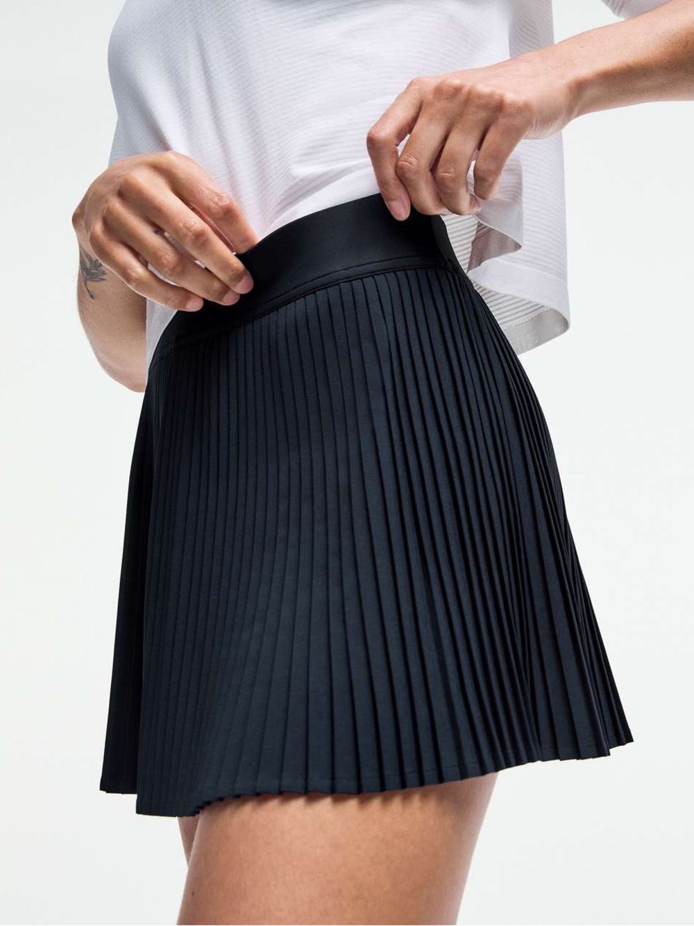 Lululemon Varsity High-Rise Pleated Tennis Skirt - True Navy - Size 8 - Skort
